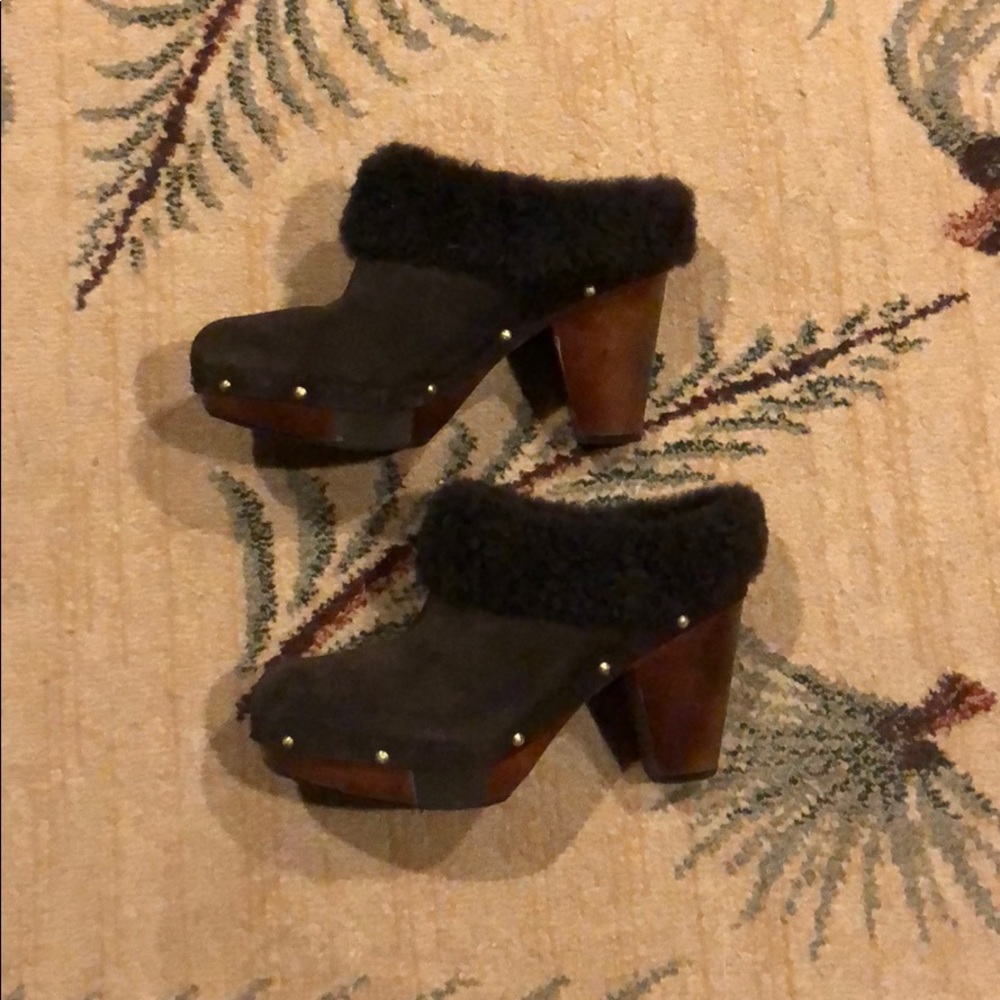 Clogs. Rockport brand. With Furry Trim.